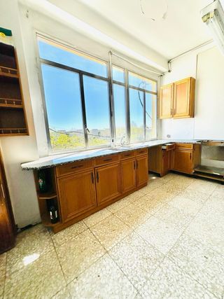 Armario mueble de cocina de madera y cristal