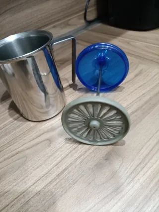 Bollilatte con coperchio montalatte