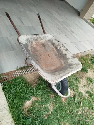 Carretilla de obra metálica