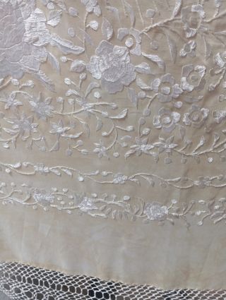 Mantón de Manila Beige y Blanco