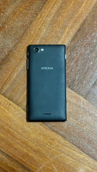 Sony Xperia J in vendita