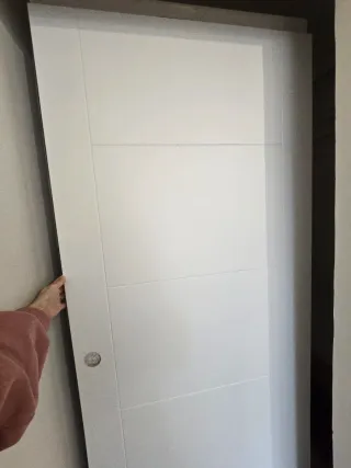 Puerta corredera nueva con riel oculto