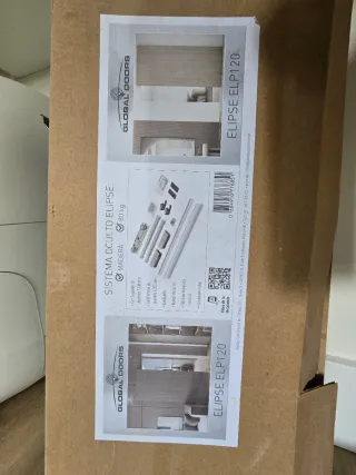 Puerta corredera nueva con riel oculto