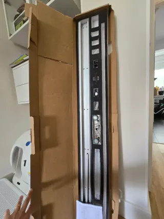 Puerta corredera nueva con riel oculto