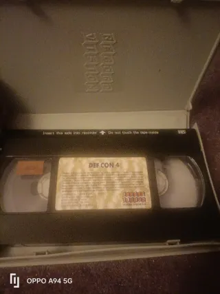 Película VHS DEFCON 4