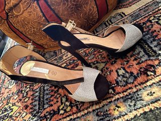 Sandalias Lolablue Negras y Plateadas Tacon