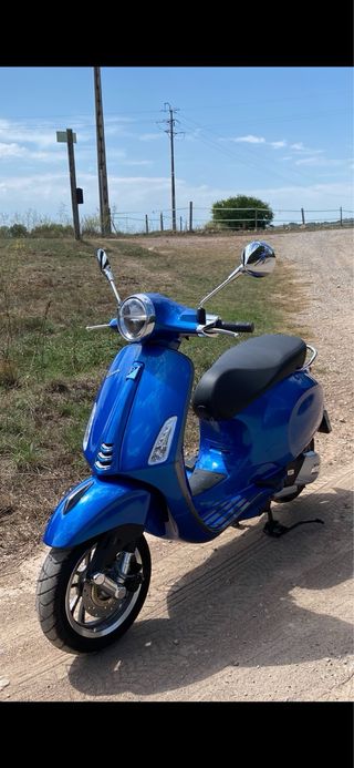 Vespa Primavera Sport 125cc scooter