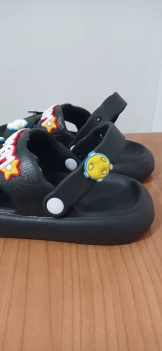 Sandalias para niños con Ultraman de  talla 32