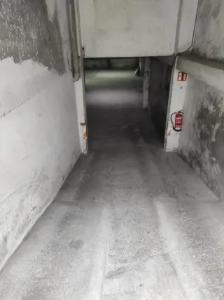 Alquiler de plaza de garaje en Santiago de Compost