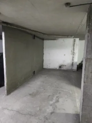 Alquiler de plaza de garaje en Santiago de Compost