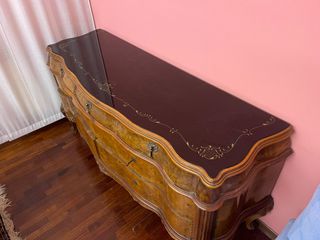 Cassettiera e comodini stile classico