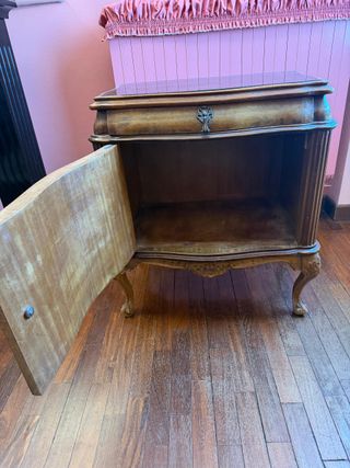 Cassettiera e comodini stile classico