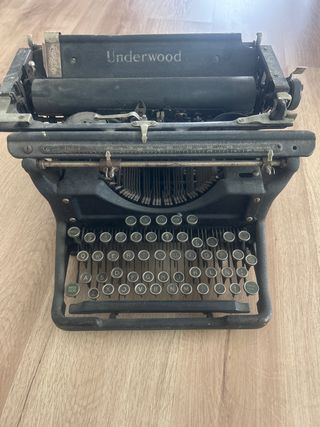 Máquina de escribir Underwood antigua