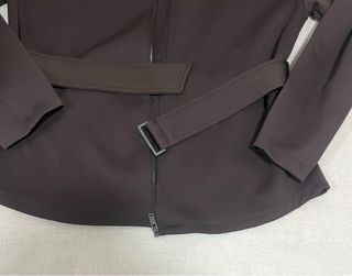 Chaqueta Neopreno Marrón con Cinturón Oysho