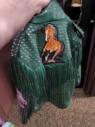 Chaqueta Brando Verde Tachas Flecos.