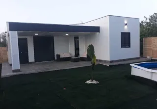 Techos Panel Sándwich Sevillay alrededor. Montaje