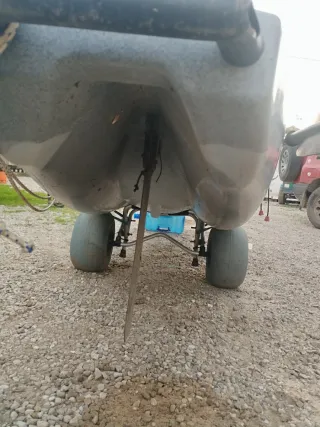 Kayak de pesca con pedales