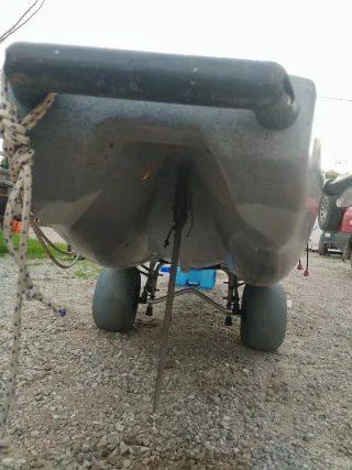 Kayak de pesca con pedales