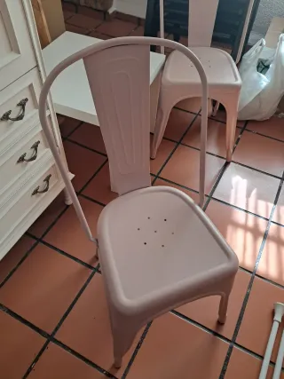 4 sillas de metal rosa 18€/unidad
