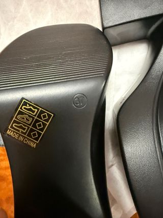 Zapatos de tacón negros con plataforma