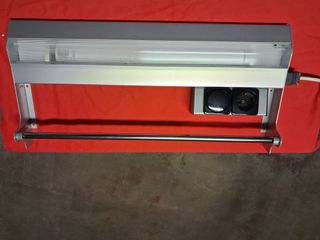 Lampada sottocappa con porta mestoli