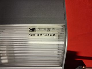 Lampada sottocappa con porta mestoli