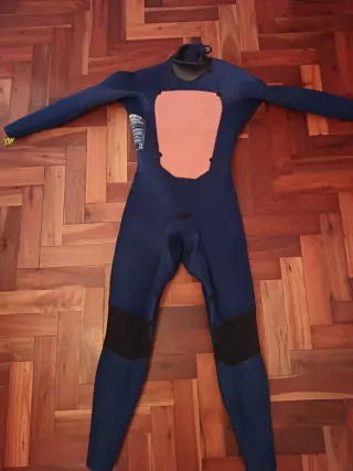 Traje de neopreno Mystic azul y negro