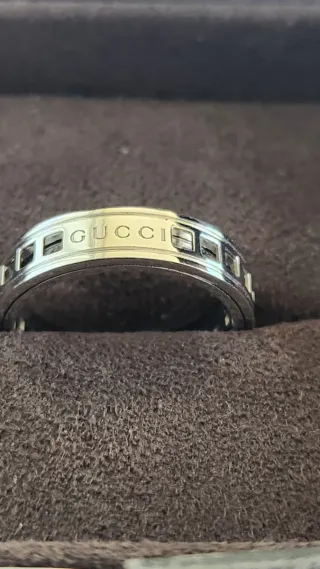 Anillo Gucci Oro Blanco Giratorio