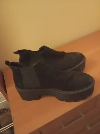 Botín Chelsea Pull&Bear Negro