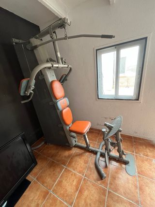 Multigimnasio para fuerza y tonificación