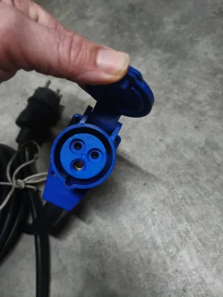 Cable de extensión para camping 25 metros.