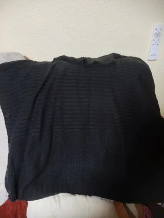 Capas ,gersei gris y pantalón 40