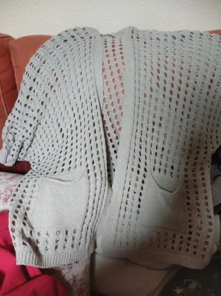 Capas ,gersei gris y pantalón 40