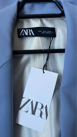 Blazer Zara azul pastel