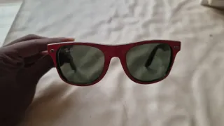 Occhiali da sole Ray-Ban rossi per bambini