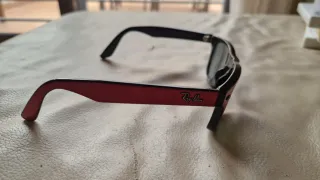 Occhiali da sole Ray-Ban rossi per bambini