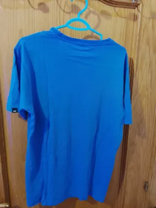 Camiseta azul talla M