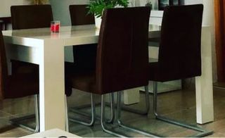 Tavolo da pranzo moderno bianco