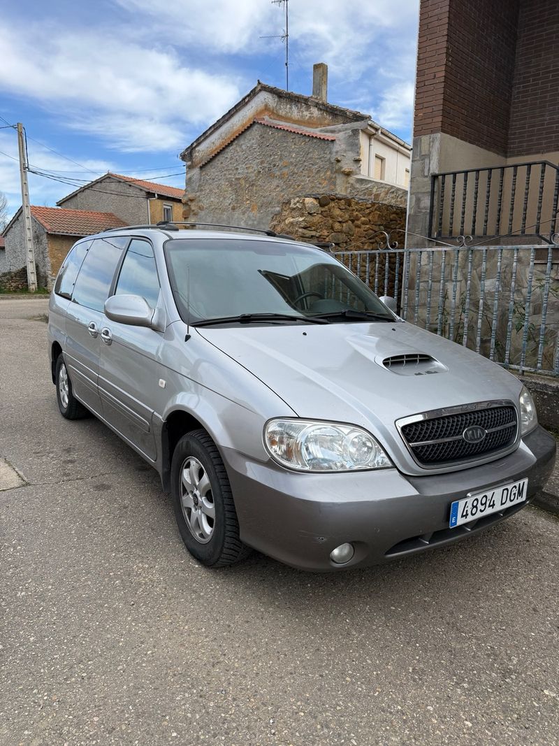 KIA Carnival 2004 - foto 1