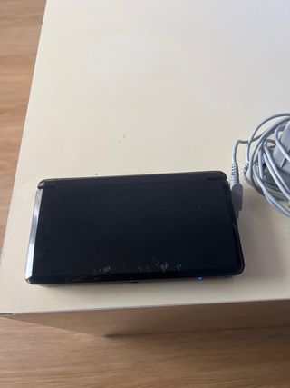 Nintendo 3DS Negra + Cargador + SD 128GB