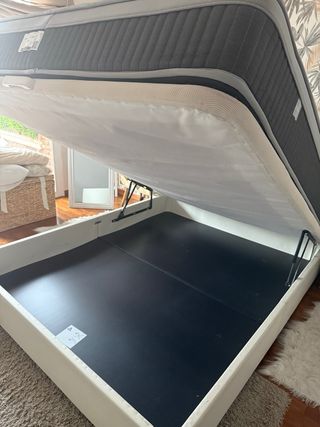 Cama IKEA con cabezal y colchón Pikolin