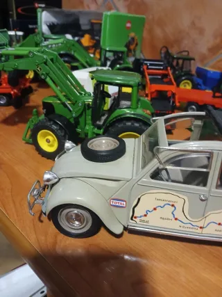 Lote Tractor John Deere y Citroën 2CV