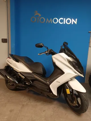 KYMCO Superdink 350i Blanca