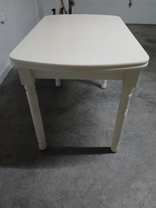 Mesa de cocina blanca extensible