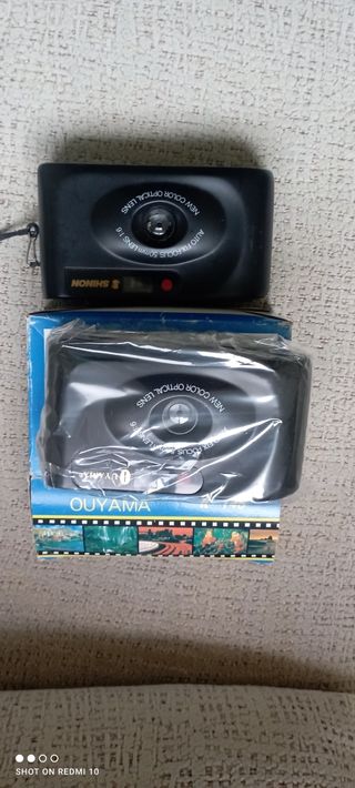 Vecchie fotocamere analogiche