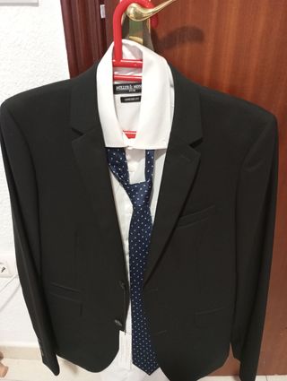 Chaqueta americana de hombre camisa y