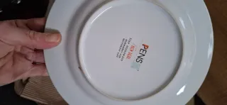 Set piatti decorati e piattini tazzina caffè