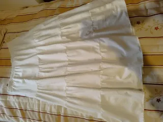 Falda blanca larga con volantes