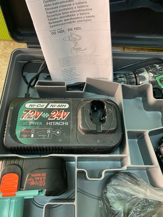 Taladro Hitachi con cargador y 2 baterías