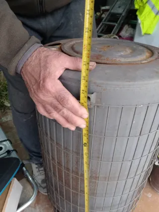 Chimenea metálica grande